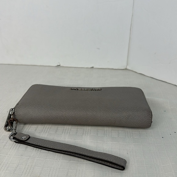 MICHAEL MICHAEL KORS
Jet Set Travel Crossgrain Leather Continental Wallet - Picture 5 of 9